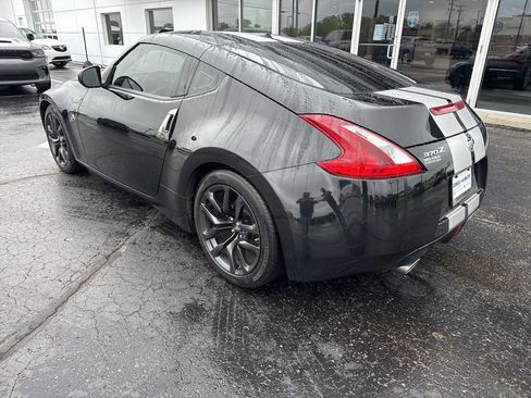 Used 2018 Nissan 370Z Touring RWD image 4