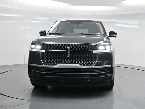 Used 2025 Lincoln Navigator Reserve AWD/4WD image 32
