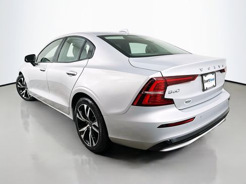 Used 2024 Volvo S60 B5 Core image 5