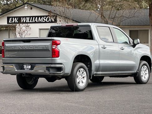 Used 2025 Chevrolet Silverado 1500 LT image 4