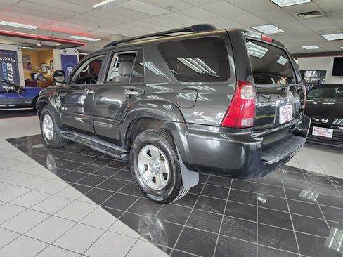 Used 2006 Toyota 4Runner SR5 AWD/4WD image 6