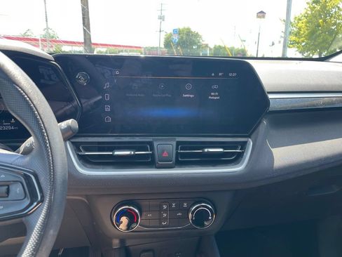 Used 2024 Chevrolet TrailBlazer LS w/ LS Convenience Package FWD image 11