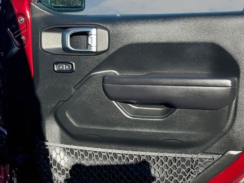 Used 2021 Jeep Gladiator Willys image 20