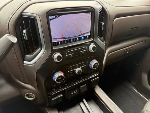 Used 2023 GMC Sierra 3500 Denali AWD/4WD image 17