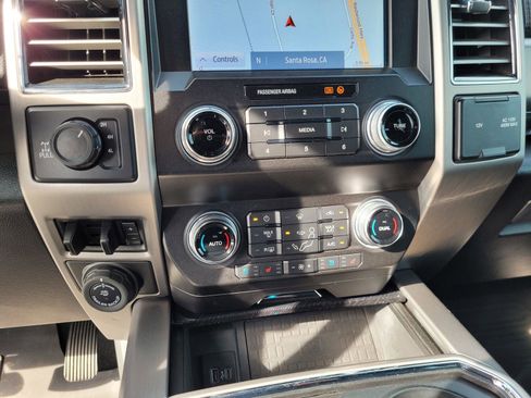 Used 2020 Ford F250 Platinum w/ FX4 Off-Road Package image 28