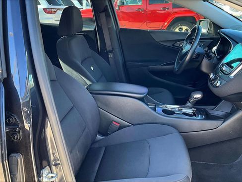 Used 2022 Chevrolet Malibu RS image 10