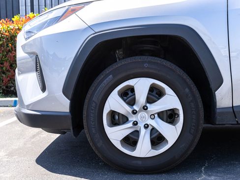 Used 2024 Toyota RAV4 LE AWD/4WD image 7