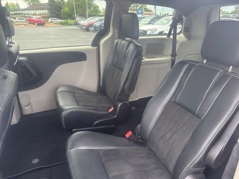 Used 2019 Dodge Grand Caravan SXT FWD image 9