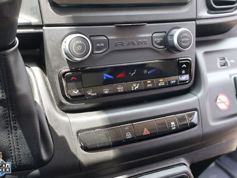 Used 2025 RAM ProMaster 2500 w/ Convenience Group FWD image 21