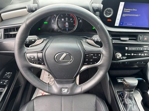 Used 2023 Lexus ES 300h F Sport FWD image 17