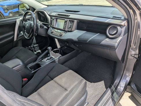 Used 2018 Toyota RAV4 XLE FWD image 15