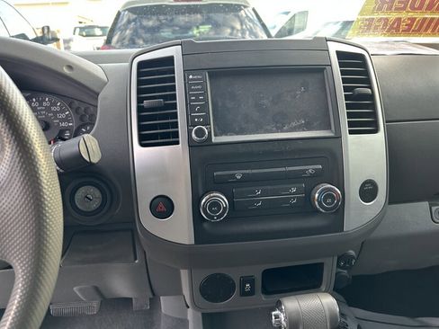 Used 2019 Nissan Frontier SV image 38