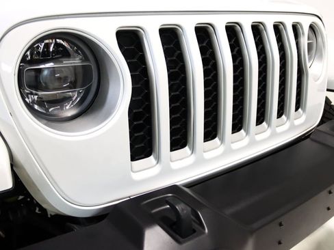 Used 2021 Jeep Wrangler Unlimited Sahara w/ Dual Top Group AWD/4WD image 33