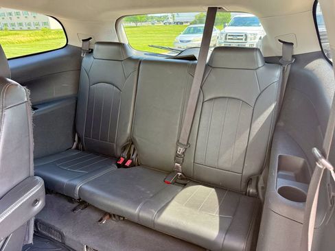 Used 2017 Buick Enclave Leather AWD/4WD image 13