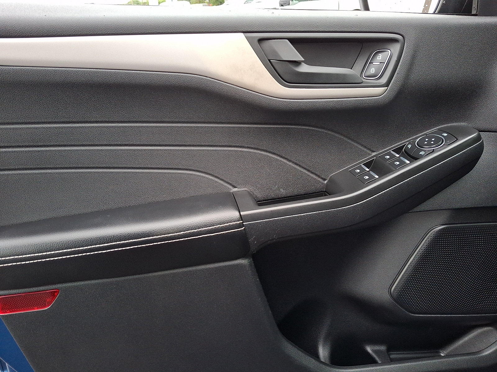 Certified 2022 Ford Escape SE AWD/4WD image 12