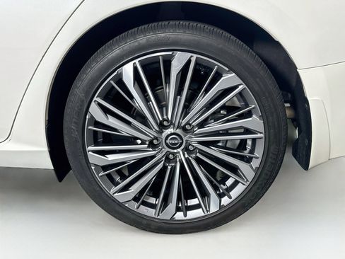 Used 2024 Nissan Altima 2.5 SL FWD image 11