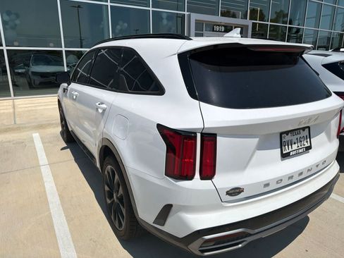 Certified 2022 Kia Sorento SX FWD image 4