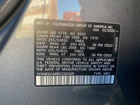 Used 2024 Volkswagen Atlas Cross Sport SE image 32