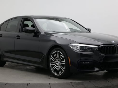 Used 2020 BMW 530i w/ M Sport Package RWD image 3