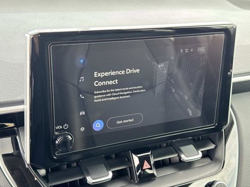 Used 2025 Toyota Corolla Cross XLE image 13