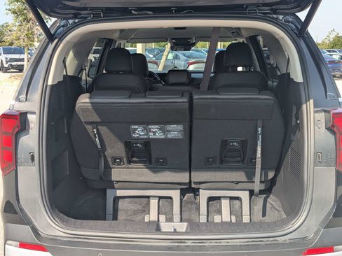 Certified 2026 Kia Carnival EX FWD image 14
