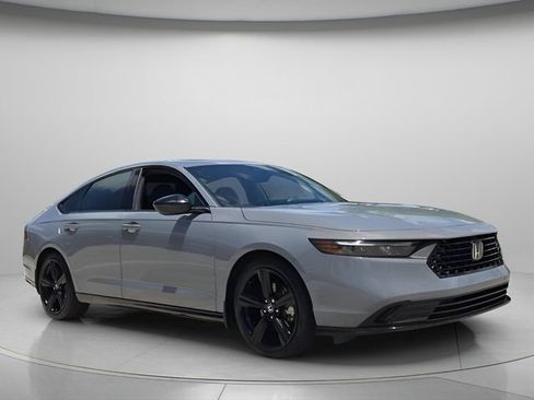 Used 2025 Honda Accord Sport image 9