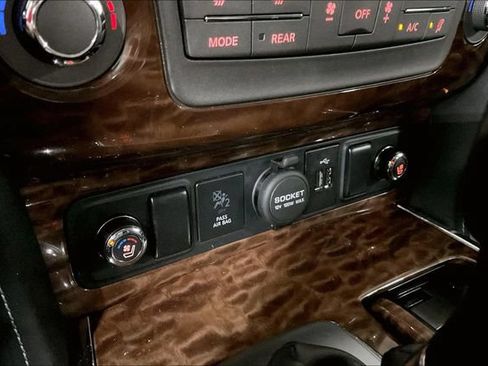 Used 2018 Nissan Armada Platinum w/ Captain Seat Package AWD/4WD image 35