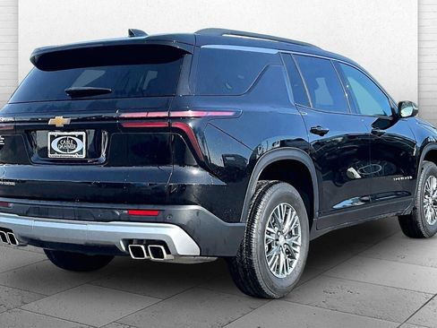 Used 2025 Chevrolet Traverse LT image 13