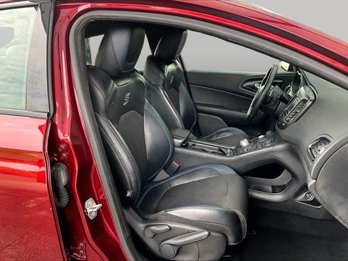 Used 2015 Chrysler 200 S FWD image 9