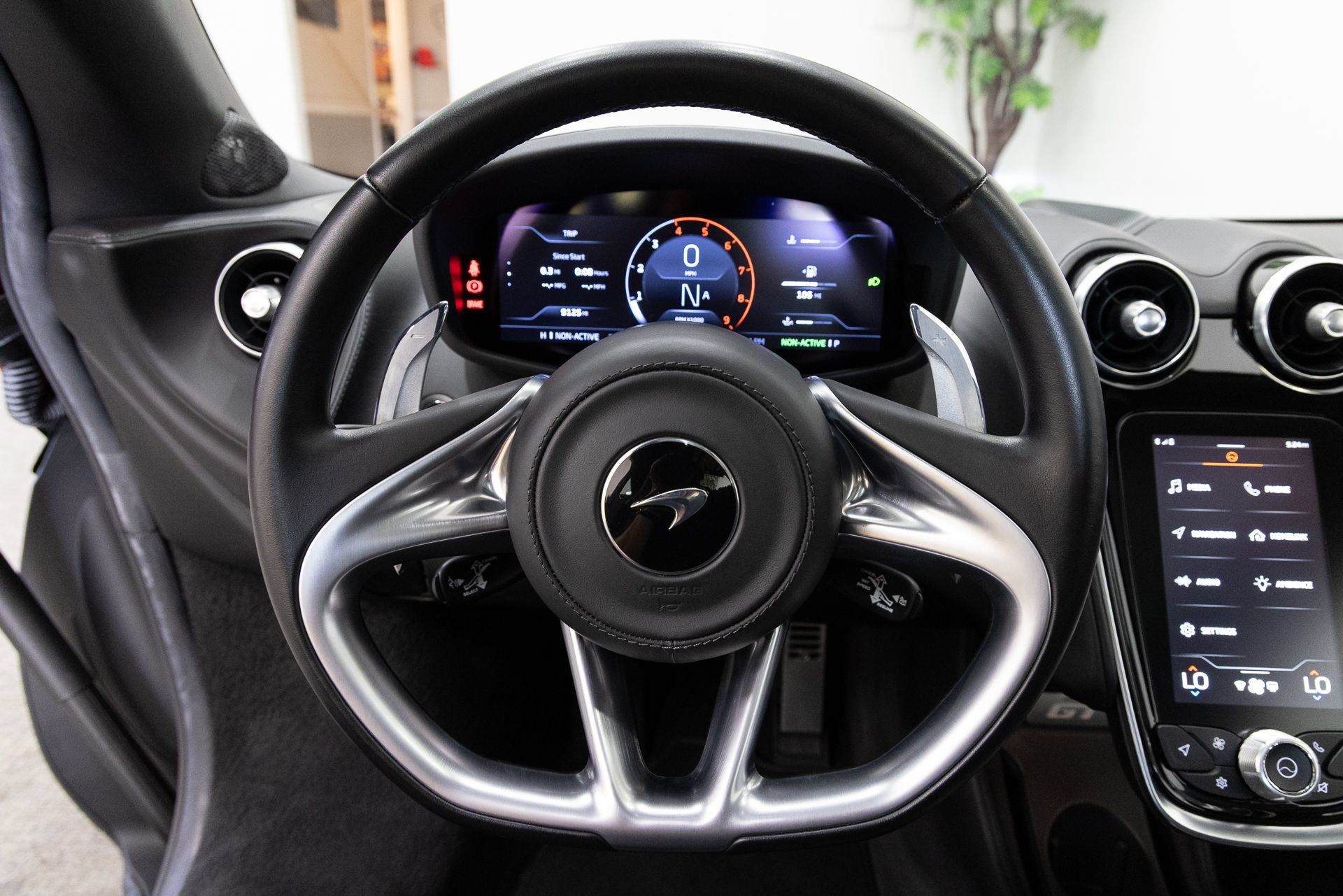 Used 2021 McLaren GT RWD image 7