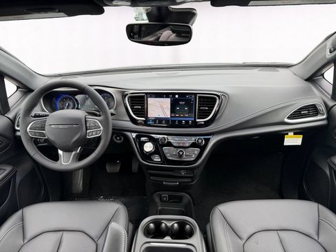 New 2027 Chrysler Pacifica Select w/ Family Tech Group AWD/4WD image 10