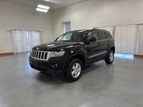 Used 2012 Jeep Grand Cherokee Laredo AWD/4WD image 4
