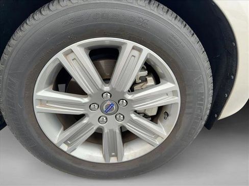 Used 2017 Volvo XC60 T5 Inscription w/ Advanced Package image 28