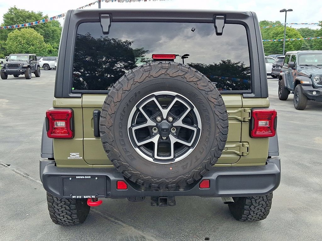 Certified 2025 Jeep Wrangler Unlimited Rubicon AWD/4WD image 5
