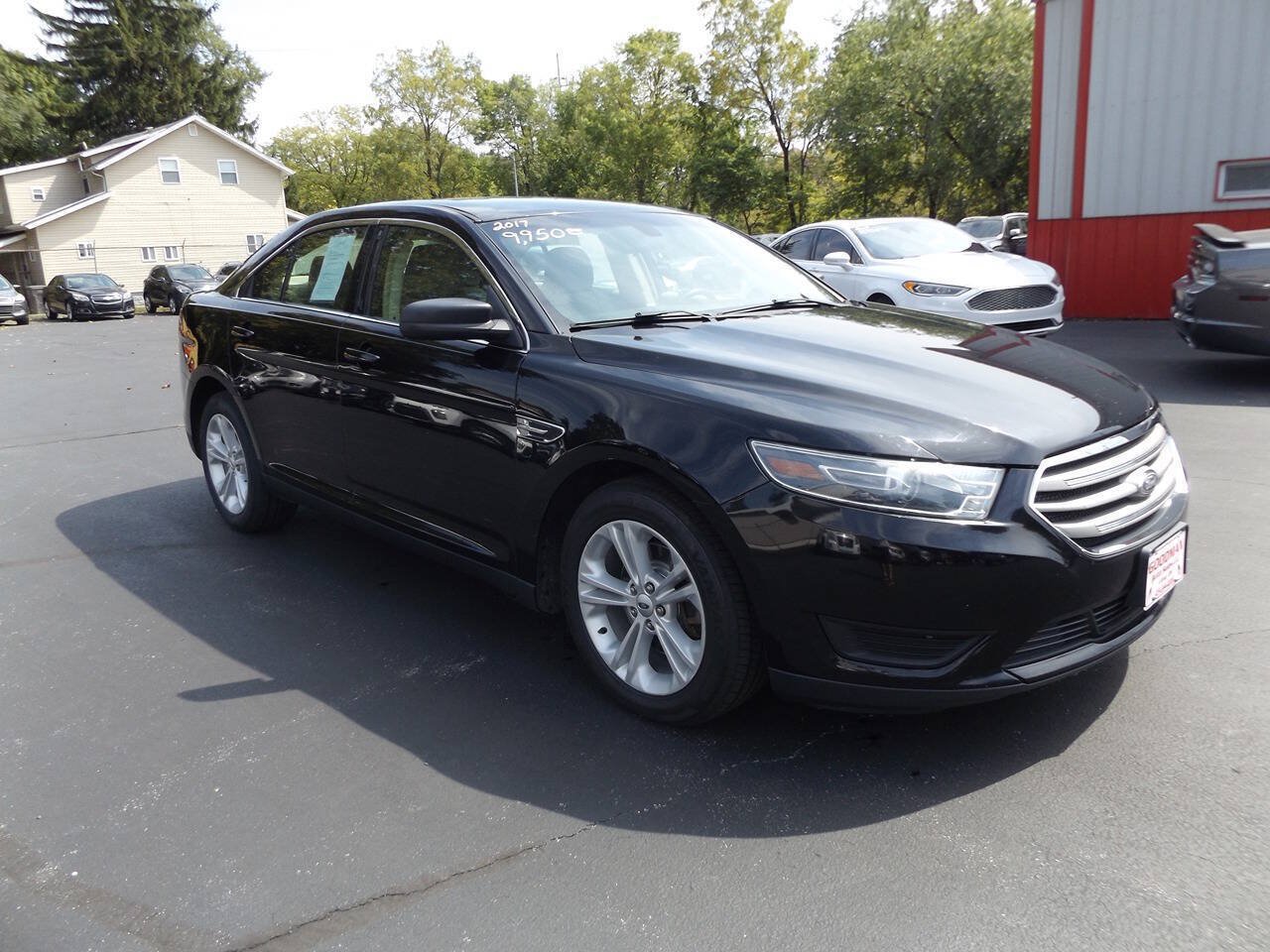 Used 2017 Ford Taurus SE FWD image 5