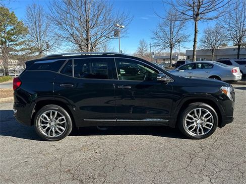 Used 2024 GMC Terrain Denali w/ Denali Premium Package image 8