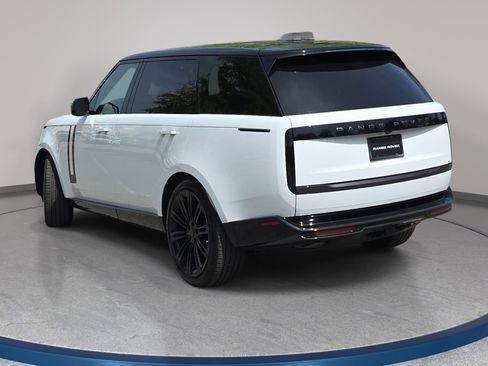 Certified 2026 Land Rover Range Rover Long Wheelbase SE image 7