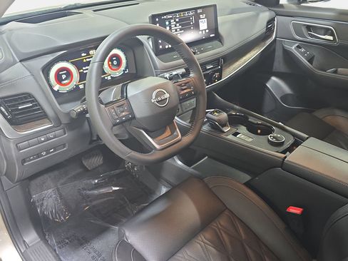 Used 2026 Nissan Rogue Platinum w/ Platinum Premium Package AWD/4WD image 16