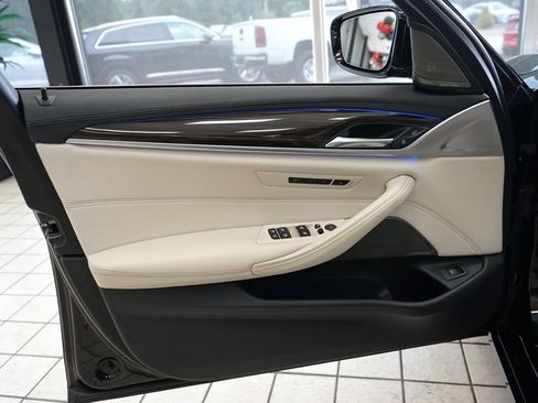 Used 2017 BMW 540i xDrive AWD/4WD image 26