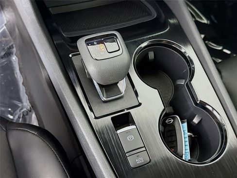 Certified 2025 Nissan Rogue SV w/ SV Premium Package FWD image 18