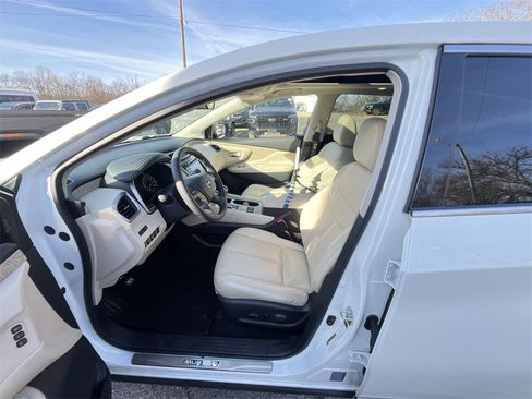 Used 2024 Nissan Murano SL image 11