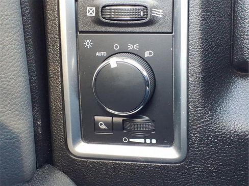 Used 2024 RAM 1500 Classic SLT image 25