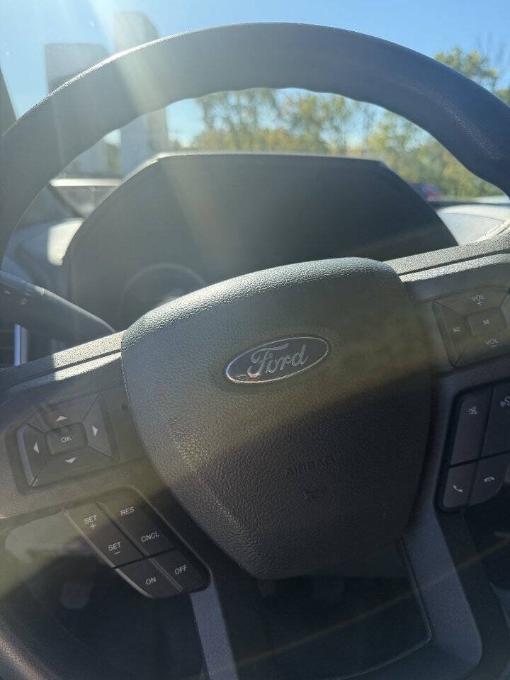 Used 2022 Ford F250 XLT w/ XLT Value Package AWD/4WD image 7