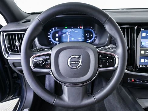 Certified 2025 Volvo V60 B5 Cross Country Ultra image 11