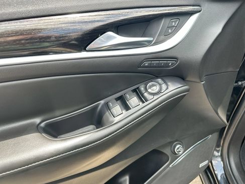 Used 2021 Buick Enclave Avenir w/ Avenir Technology Package FWD image 13