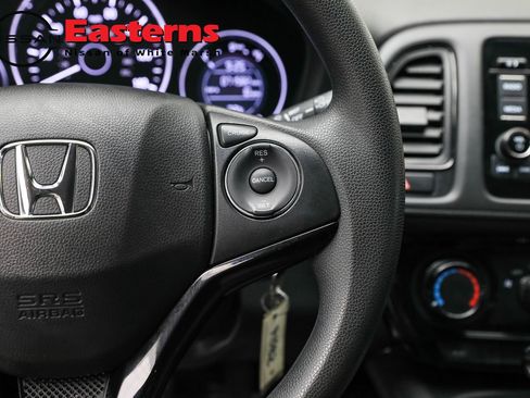 Used 2021 Honda HR-V LX image 15