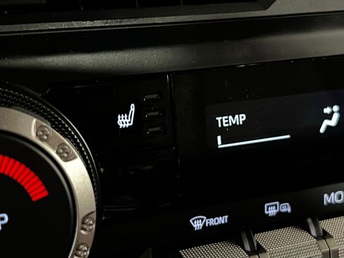 Used 2025 Toyota Tacoma SR5 AWD/4WD image 19