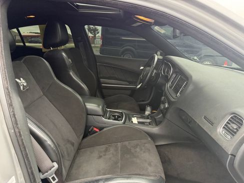 Used 2018 Dodge Charger R/T Scat Pack w/ Dynamics Package RWD image 31