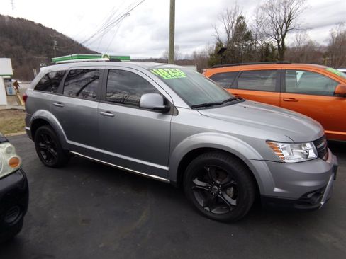 Used 2020 Dodge Journey Crossroad image 3