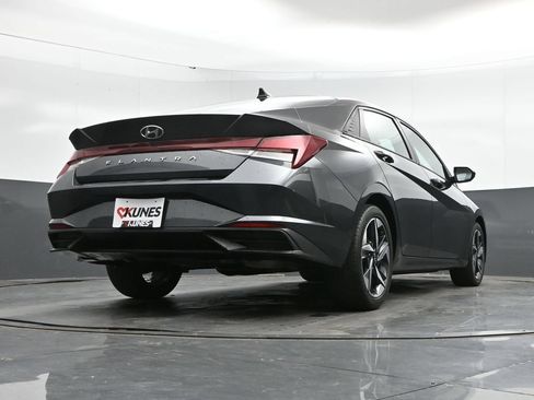 Used 2023 Hyundai Elantra SEL w/ Convenience Package FWD image 39